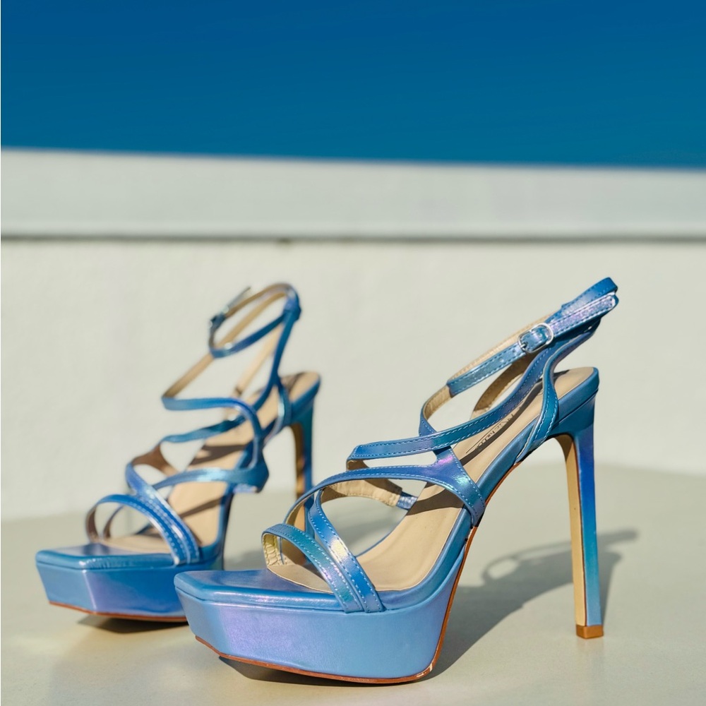 Iridescent light blue stiletto heels Size 6.5 - Picture 3 of 3
